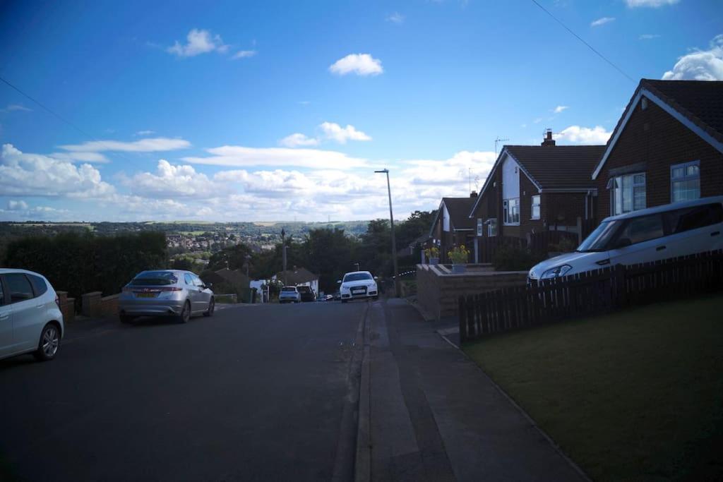 Luxurious Detached Bungalow Batley Exterior photo
