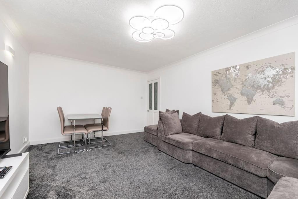 Luxurious Detached Bungalow Batley Exterior photo